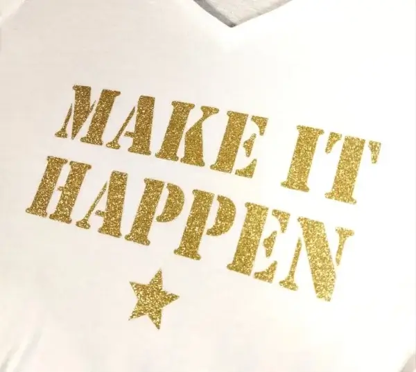 Tee-shirt blanc col V « Make It Happen »