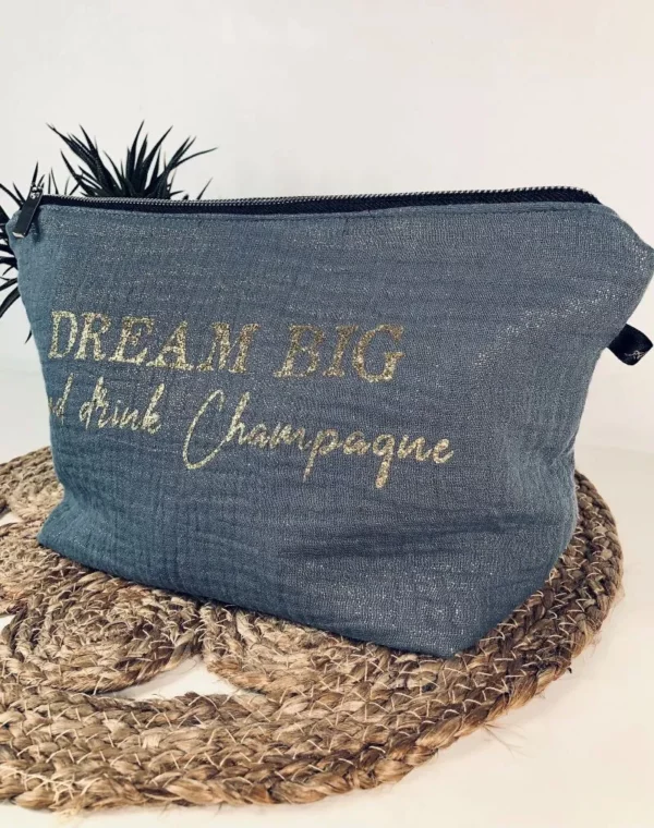 Trousse de toilette en gaze de coton gris scintillant avec flocage Dream Big and Drink Champagne