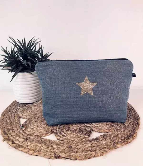 Grande pochette en gaze de coton gris scintillant avec flocage d'une étoile doré pailleté.