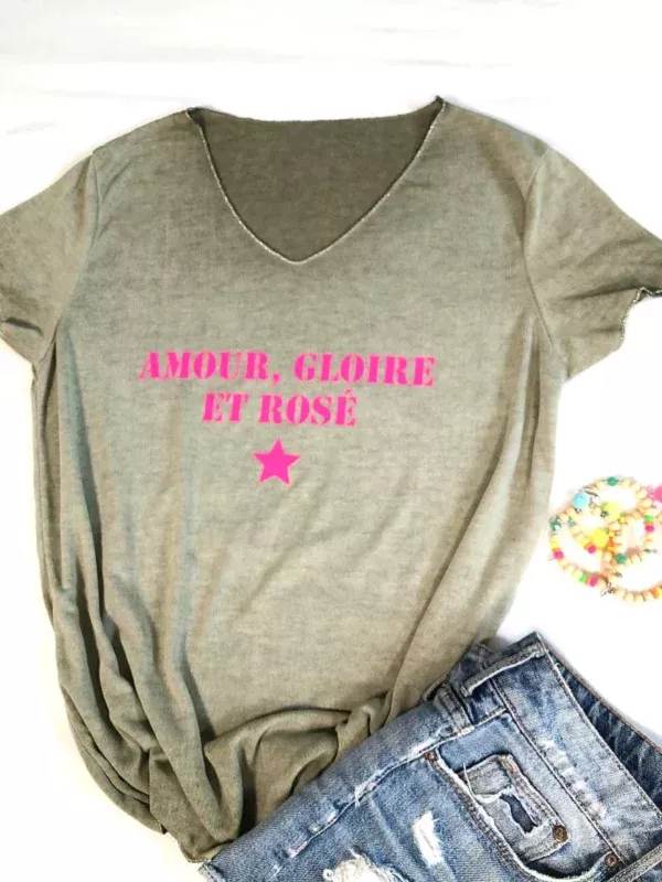 Tee-shirt femme kaki « Amour, Gloire et Rosé »