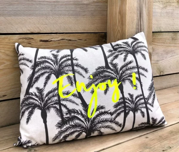 Housse de coussin palmier avec texte "Enjoy" floqué jaune fluo