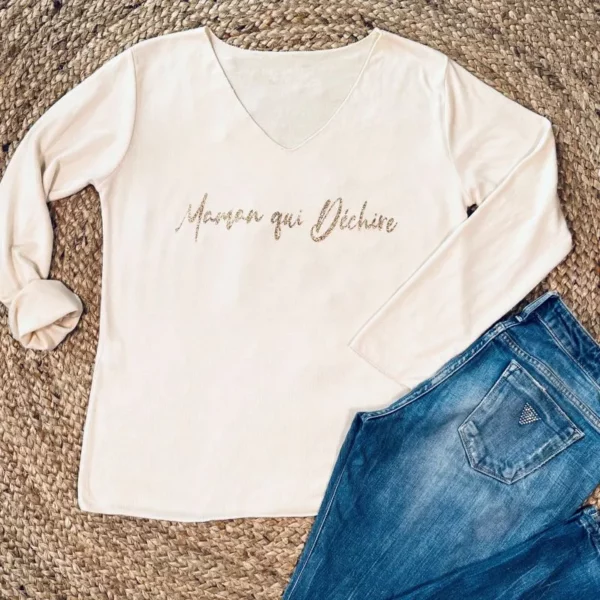 Top crème à manches longues pour femme avec inscription "Maman qui déchire" en or pailleté.