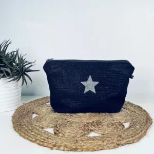 Grande pochette en gaze de coton noir scintillant avec une étoile en argenté pailleté.