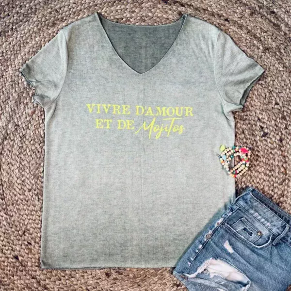 Tee-shirt kaki avec slogan "Vivre d'amour et de Mojitos" en jaune fluo