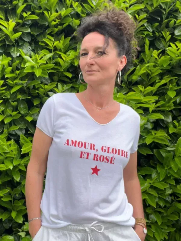 Tee-shirt blanc et rouge "Amour, Gloire et Rosé", tee-shirt pour femme, col V, taille unique