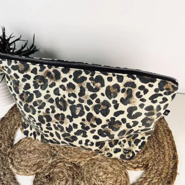 Grande pochette / sac à main léopard avec son printage "Enjoy the ride" en doré pailleté